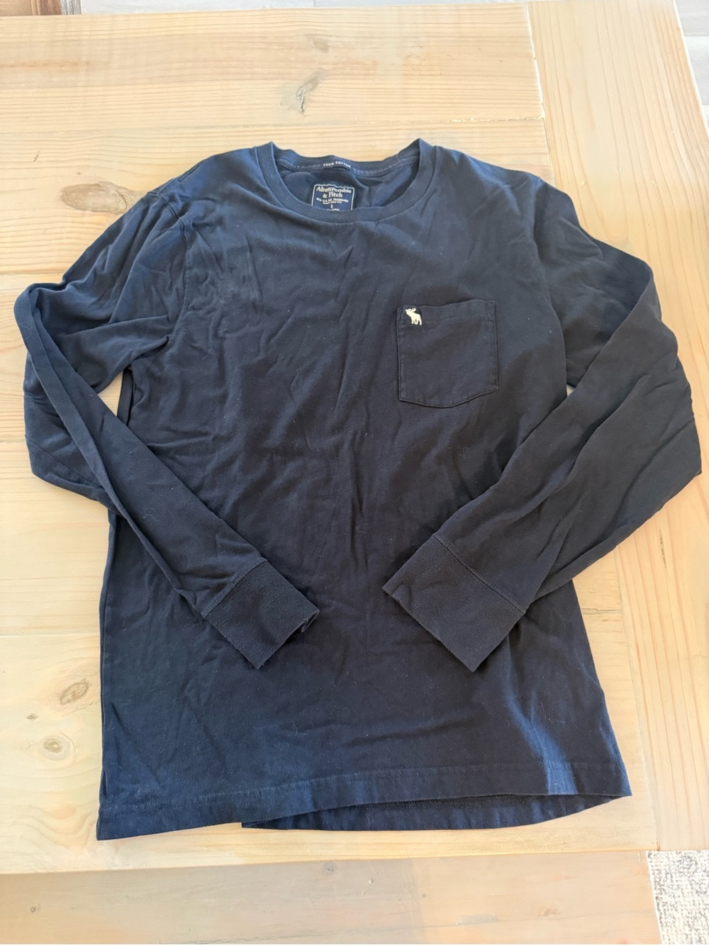 Abercrombie & Fitch Men's Long-Sleeve Pocket Tee - Dark Navy